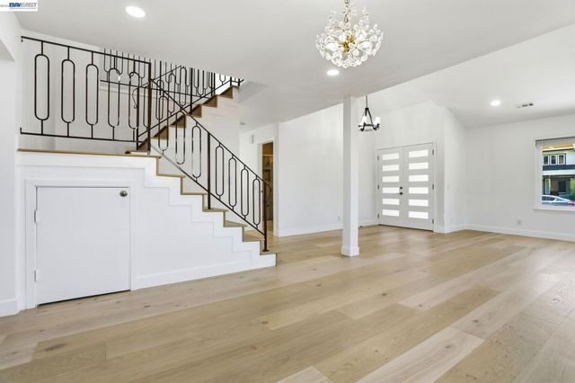 124 Erin Dr, Vallejo, CA 94589