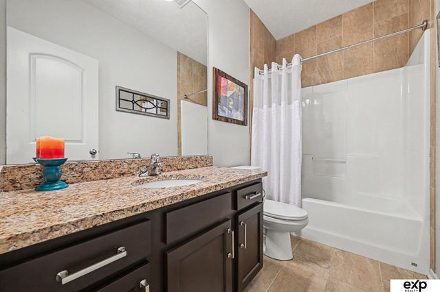 7016 N 154 Street, Bennington, NE 68007