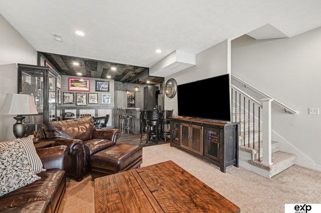 7016 N 154 Street, Bennington, NE 68007