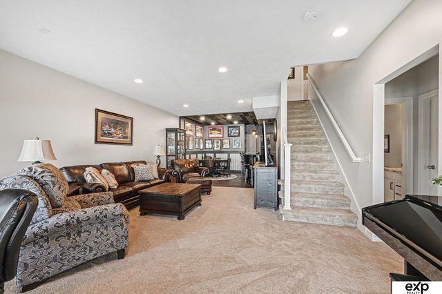 7016 N 154 Street, Bennington, NE 68007