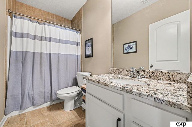 7016 N 154 Street, Bennington, NE 68007