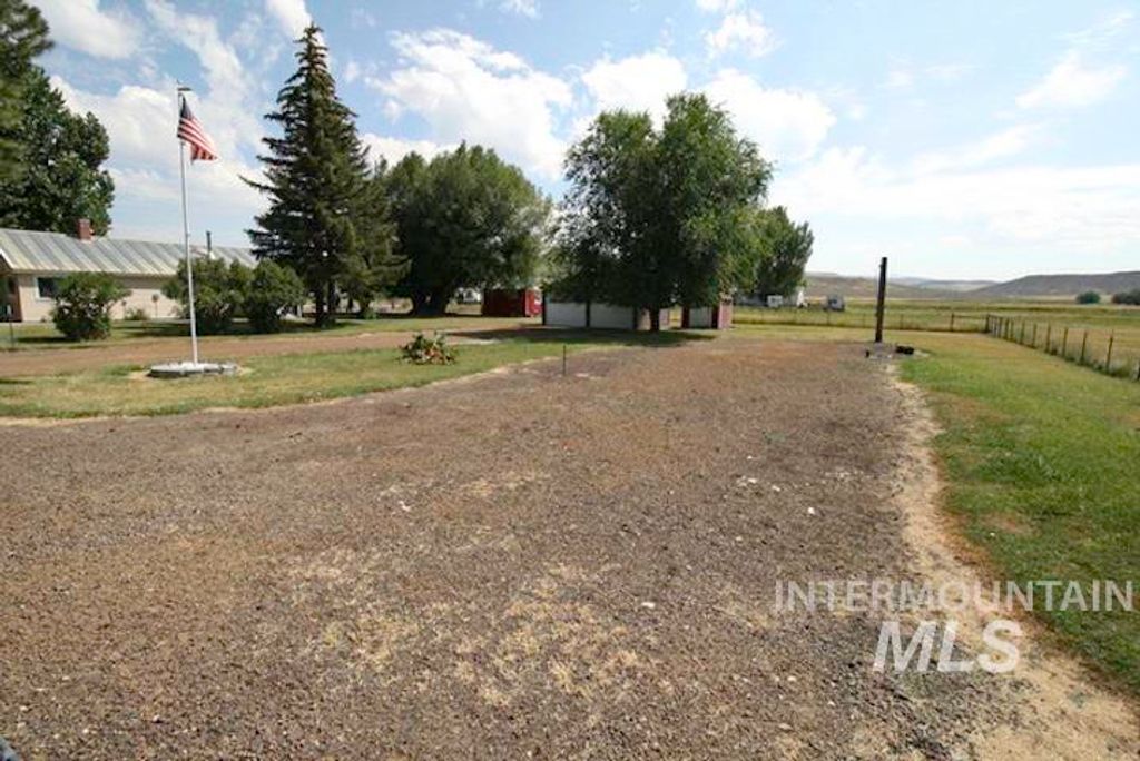 306 Somerville St, Jordan Valley, OR 97910