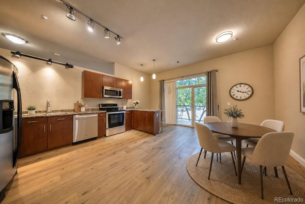 Image 7 of property listing at 5401 S Park Terrace Avenue 107A, Greenwood Village, CO 80111