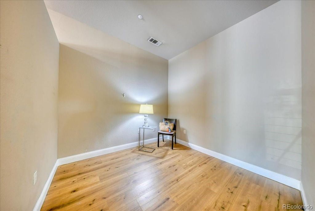 Image 9 of property listing at 5401 S Park Terrace Avenue 107A, Greenwood Village, CO 80111