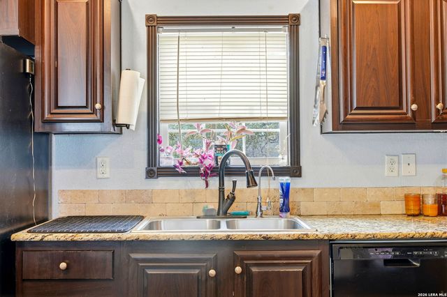 4131 Hickory Haven, Elmendorf, TX 78112