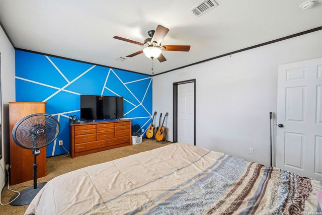 4131 Hickory Haven, Elmendorf, TX 78112