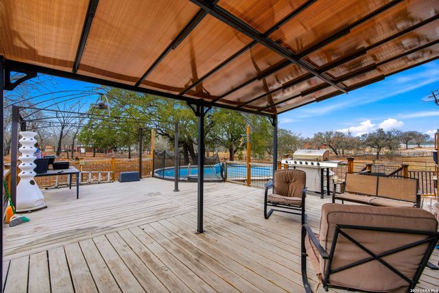 4131 Hickory Haven, Elmendorf, TX 78112