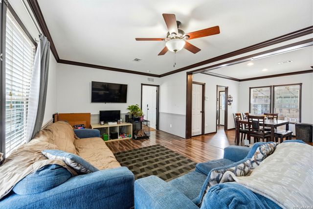 4131 Hickory Haven, Elmendorf, TX 78112