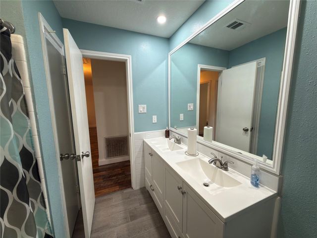 1197 Briarmeadow Drive, Beaumont, TX 77706