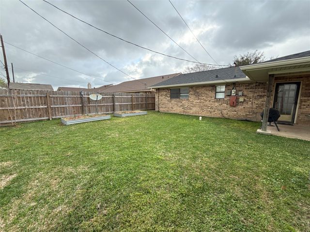 1197 Briarmeadow Drive, Beaumont, TX 77706