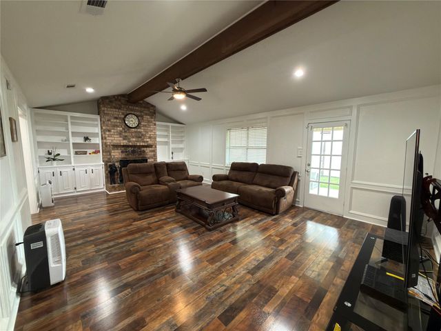 1197 Briarmeadow Drive, Beaumont, TX 77706