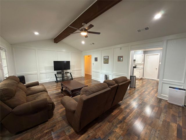 1197 Briarmeadow Drive, Beaumont, TX 77706