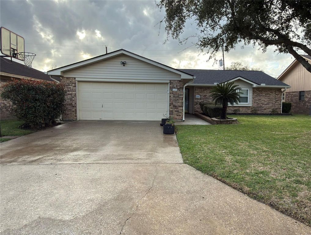 1197 Briarmeadow Drive, Beaumont, TX 77706