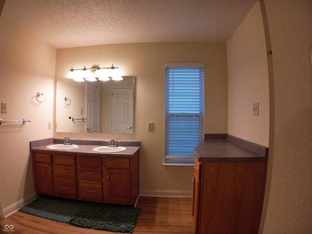 8277 S Quarter Moon Drive, Pendleton, IN 46064