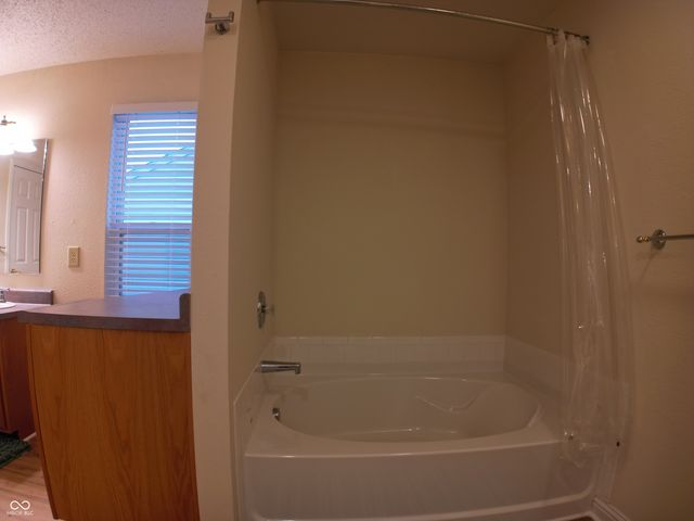 8277 S Quarter Moon Drive, Pendleton, IN 46064