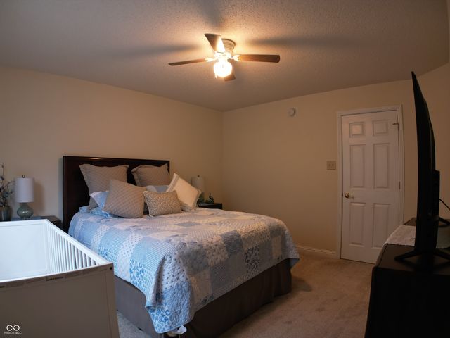 8277 S Quarter Moon Drive, Pendleton, IN 46064