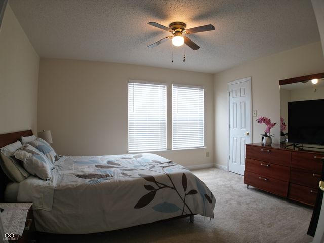 8277 S Quarter Moon Drive, Pendleton, IN 46064