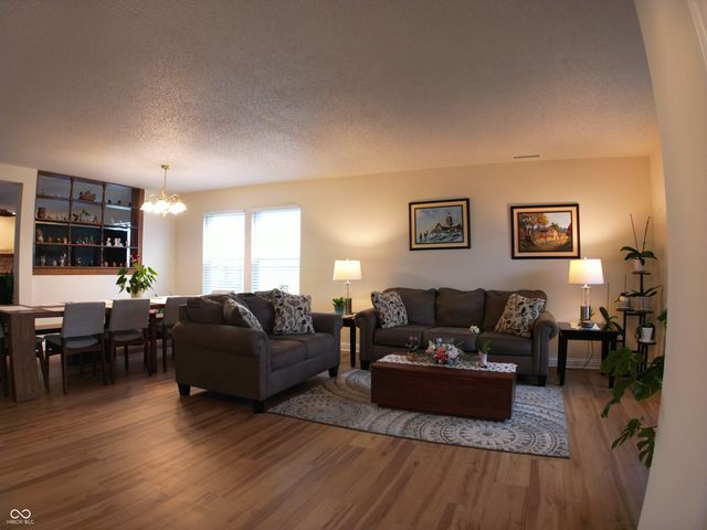 8277 S Quarter Moon Drive, Pendleton, IN 46064