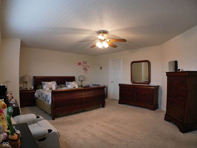 8277 S Quarter Moon Drive, Pendleton, IN 46064