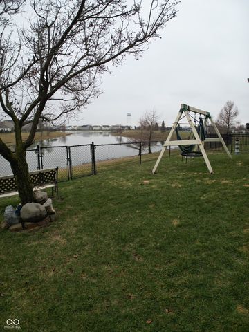 8277 S Quarter Moon Drive, Pendleton, IN 46064