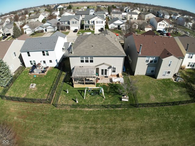 8277 S Quarter Moon Drive, Pendleton, IN 46064