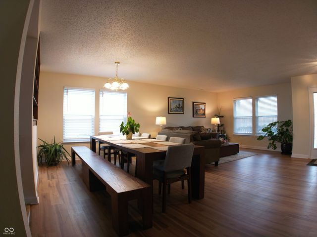 8277 S Quarter Moon Drive, Pendleton, IN 46064