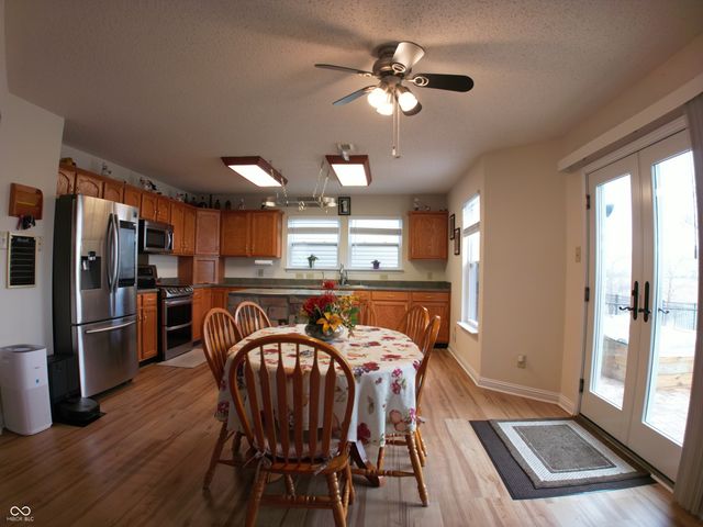 8277 S Quarter Moon Drive, Pendleton, IN 46064