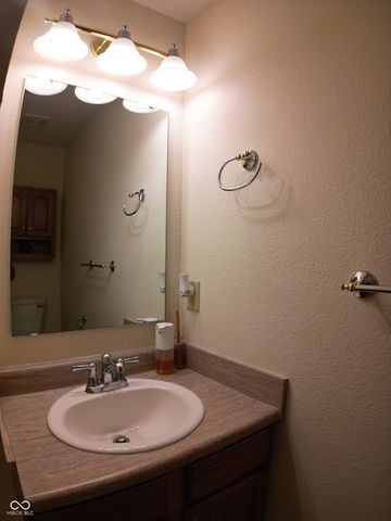 8277 S Quarter Moon Drive, Pendleton, IN 46064