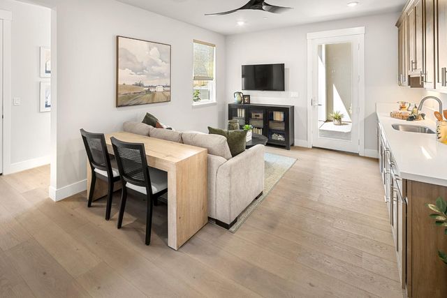 9053 Wickstrom Dr, Orangevale, CA 95662
