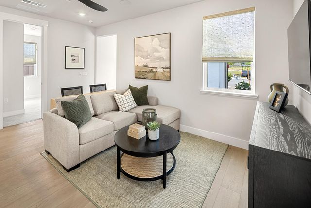 9053 Wickstrom Dr, Orangevale, CA 95662