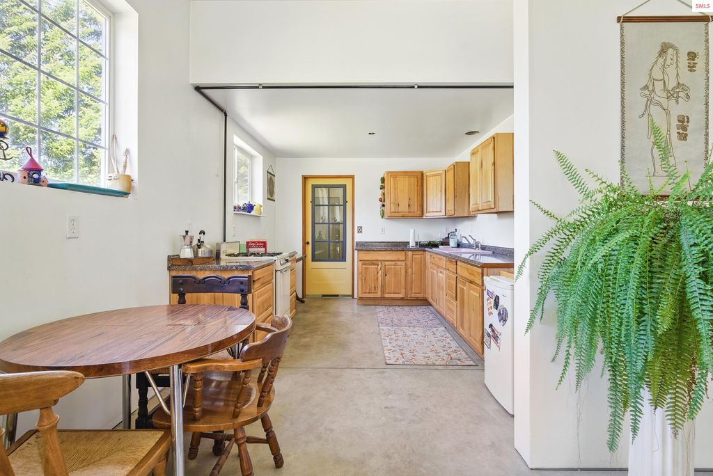 670 Sunset Rd, Athol, ID 83801 photo 10