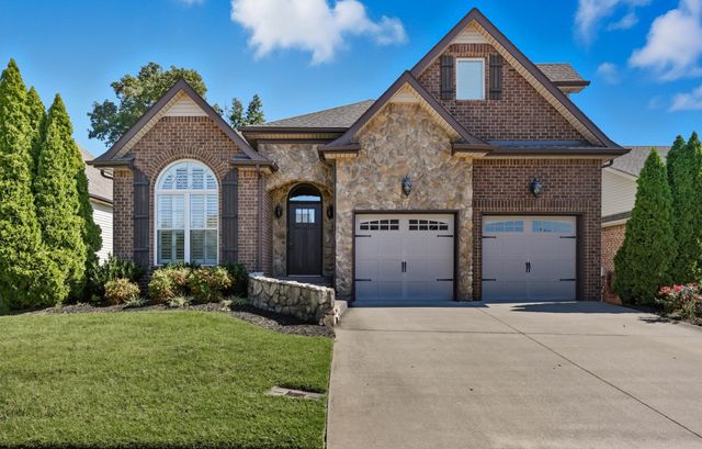 341 Turnberry Cir, Clarksville, TN 37043