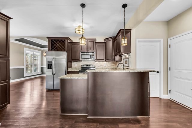 341 Turnberry Cir, Clarksville, TN 37043