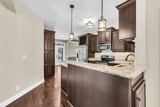 341 Turnberry Cir, Clarksville, TN 37043