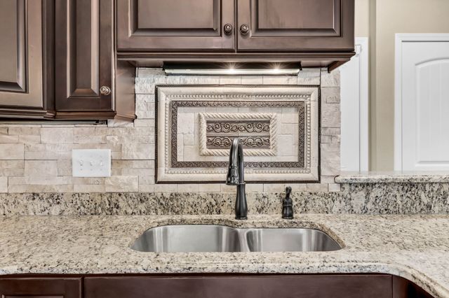 341 Turnberry Cir, Clarksville, TN 37043