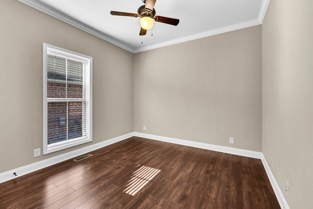 341 Turnberry Cir, Clarksville, TN 37043