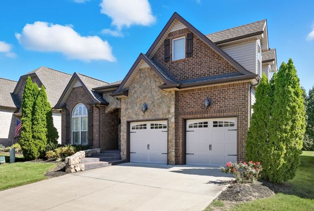 341 Turnberry Cir, Clarksville, TN 37043