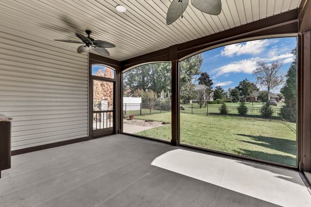 341 Turnberry Cir, Clarksville, TN 37043