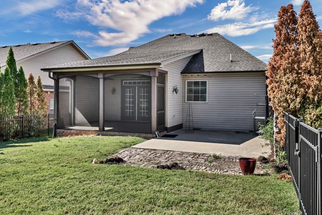 341 Turnberry Cir, Clarksville, TN 37043