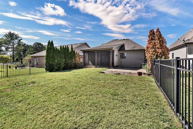 341 Turnberry Cir, Clarksville, TN 37043