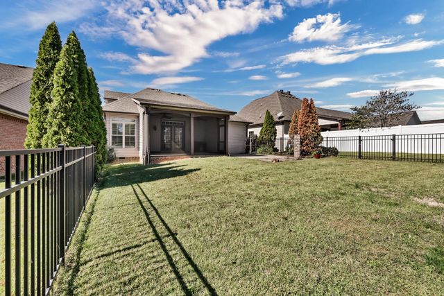 341 Turnberry Cir, Clarksville, TN 37043