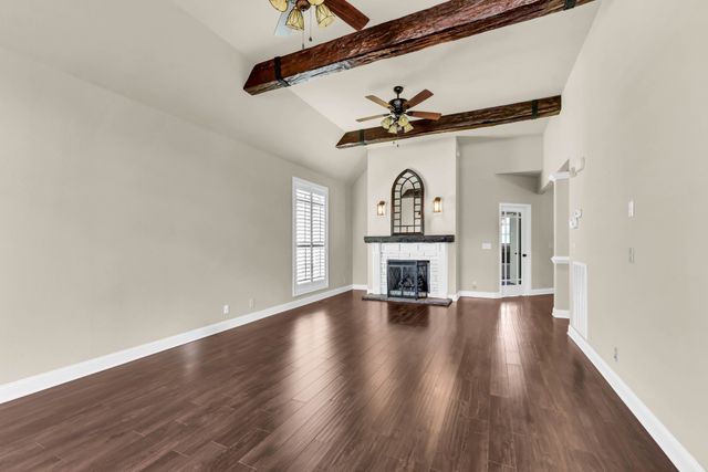 341 Turnberry Cir, Clarksville, TN 37043