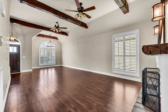 341 Turnberry Cir, Clarksville, TN 37043