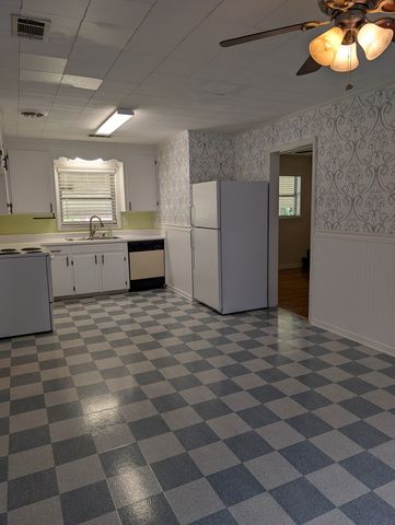 1904 Woodland Drive, Dothan, AL 36301