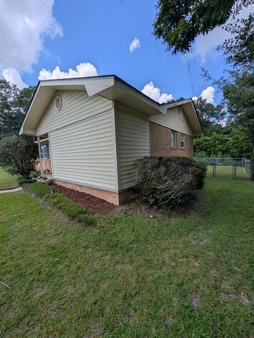 1904 Woodland Drive, Dothan, AL 36301