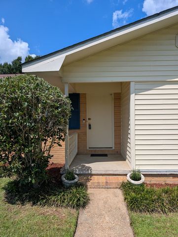 1904 Woodland Drive, Dothan, AL 36301