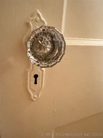 3523 E Admiral Court, Tulsa, OK 74115