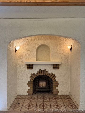 3523 E Admiral Court, Tulsa, OK 74115