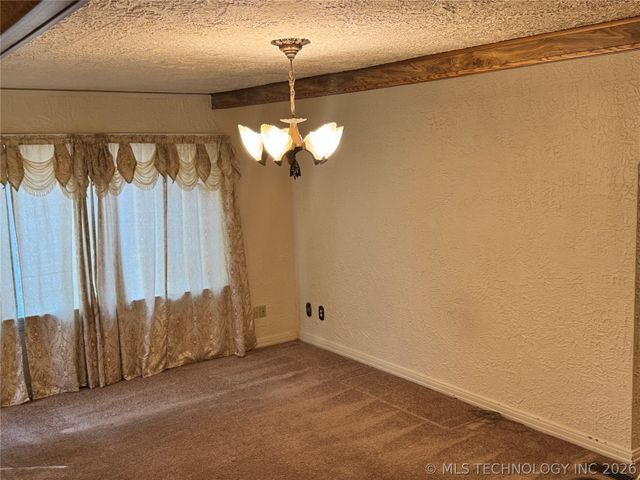 3523 E Admiral Court, Tulsa, OK 74115