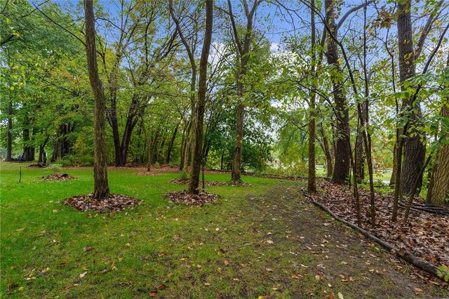 318 Meadowbrook Rd, Hermitage, PA 16148